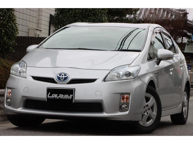 プリウス S 純正ナビ/バックカメラ/ETC/スマートキー2本/アイドリングストップ/ステアスイッチ/オートライト/オートエアコン/プッシュスタート/ヘッドライトレベライザー/純正アルミ(2枚目)