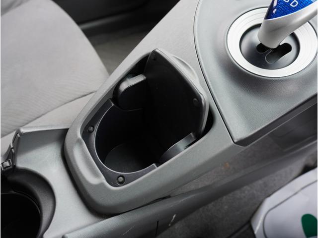 プリウス S 純正ナビ/バックカメラ/ETC/スマートキー2本/アイドリングストップ/ステアスイッチ/オートライト/オートエアコン/プッシュスタート/ヘッドライトレベライザー/純正アルミ(38枚目)