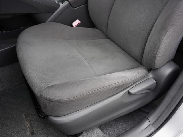 プリウス S 純正ナビ/バックカメラ/ETC/スマートキー2本/アイドリングストップ/ステアスイッチ/オートライト/オートエアコン/プッシュスタート/ヘッドライトレベライザー/純正アルミ(53枚目)