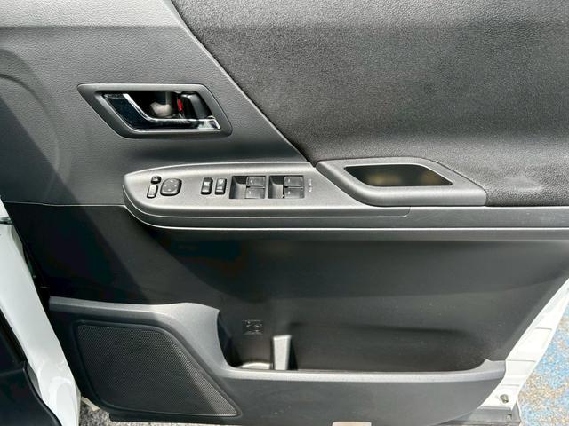 ヴェルファイア ２．４Ｚ　両側電動スライドドア、禁煙車、ナノイー、プレミアムサウンドシステム、ＴＶ、Ｂｌｕｅｔｏｏｔｈ、バックカメラ、フリップダウンモニター、ビルドインＥＴＣ、スマートキー、オットマン、ワンオーナー（16枚目）