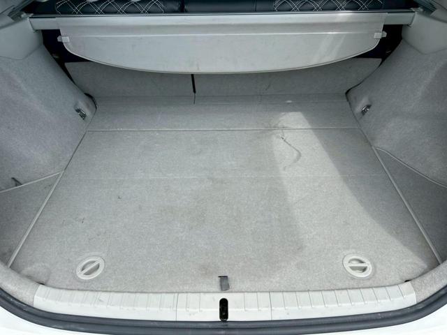 プリウス Ｓ　ナビ、Ｂｌｕｅｔｏｏｔｈ、ＴＶ、バックカメラ、禁煙車、ビルドインＥＴＣ、スマートキー、全席オートパワーウィンドウ、電動格納ミラー、ウィンカーミラー、　オートエアコン、社外アルミホイール、オートライト（42枚目）