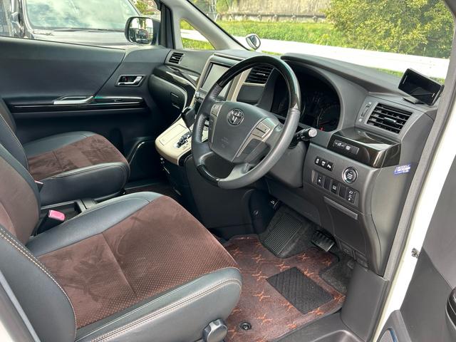 アルファード ２４０Ｓ　タイプゴールド　両側電動スライドドア、禁煙車、ナノイー、パワーゲート、ナビ、ＴＶ、バックカメラ、Ｂｌｕｅｔｏｏｔｈ、電動格納ミラー、オットマン、オットマン、オートライト、ドライブレコーダー、スマートキー（25枚目）