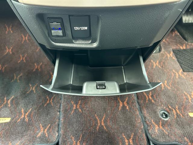 アルファード ２４０Ｓ　タイプゴールド　両側電動スライドドア、禁煙車、ナノイー、パワーゲート、ナビ、ＴＶ、バックカメラ、Ｂｌｕｅｔｏｏｔｈ、電動格納ミラー、オットマン、オットマン、オートライト、ドライブレコーダー、スマートキー（41枚目）