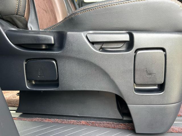 アルファード ２４０Ｓ　タイプゴールド　両側電動スライドドア、禁煙車、ナノイー、パワーゲート、ナビ、ＴＶ、バックカメラ、Ｂｌｕｅｔｏｏｔｈ、電動格納ミラー、オットマン、オットマン、オートライト、ドライブレコーダー、スマートキー（54枚目）