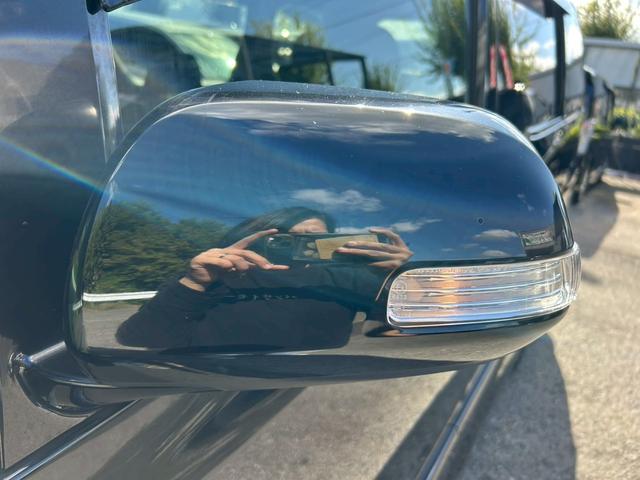 ヴェルファイア ２．４Ｚ　ゴールデンアイズ　両側電動スライドドア、パワーバックトランク、ナビ、ＴＶ、バックカメラ、Ｂｌｕｅｔｏｏｔｈ、フリップダウンモニター、ナノイー、オートライト、オットマン、スマートキー、ＥＴＣ、パワーウィンドウ（17枚目）