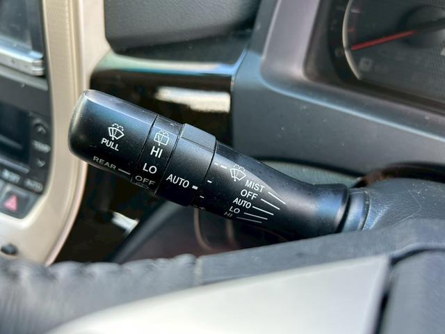 ヴェルファイア ２．４Ｚ　ゴールデンアイズ　両側電動スライドドア、パワーバックトランク、ナビ、ＴＶ、バックカメラ、Ｂｌｕｅｔｏｏｔｈ、フリップダウンモニター、ナノイー、オートライト、オットマン、スマートキー、ＥＴＣ、パワーウィンドウ（26枚目）