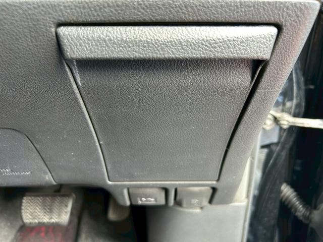 ヴェルファイア ２．４Ｚ　ゴールデンアイズ　両側電動スライドドア、パワーバックトランク、ナビ、ＴＶ、バックカメラ、Ｂｌｕｅｔｏｏｔｈ、フリップダウンモニター、ナノイー、オートライト、オットマン、スマートキー、ＥＴＣ、パワーウィンドウ（30枚目）