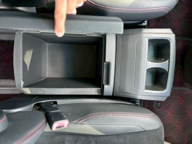 ヴェルファイア ２．４Ｚ　ゴールデンアイズ　両側電動スライドドア、パワーバックトランク、ナビ、ＴＶ、バックカメラ、Ｂｌｕｅｔｏｏｔｈ、フリップダウンモニター、ナノイー、オートライト、オットマン、スマートキー、ＥＴＣ、パワーウィンドウ（42枚目）