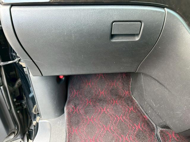 ヴェルファイア ２．４Ｚ　ゴールデンアイズ　両側電動スライドドア、パワーバックトランク、ナビ、ＴＶ、バックカメラ、Ｂｌｕｅｔｏｏｔｈ、フリップダウンモニター、ナノイー、オートライト、オットマン、スマートキー、ＥＴＣ、パワーウィンドウ（44枚目）