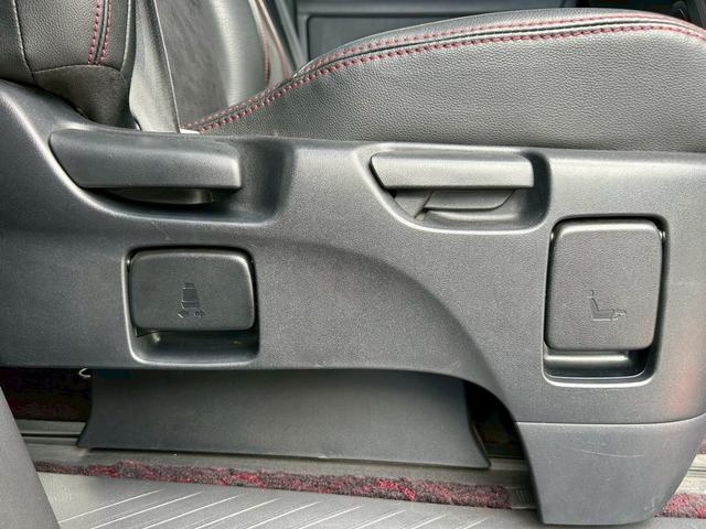 ヴェルファイア ２．４Ｚ　ゴールデンアイズ　両側電動スライドドア、パワーバックトランク、ナビ、ＴＶ、バックカメラ、Ｂｌｕｅｔｏｏｔｈ、フリップダウンモニター、ナノイー、オートライト、オットマン、スマートキー、ＥＴＣ、パワーウィンドウ（53枚目）