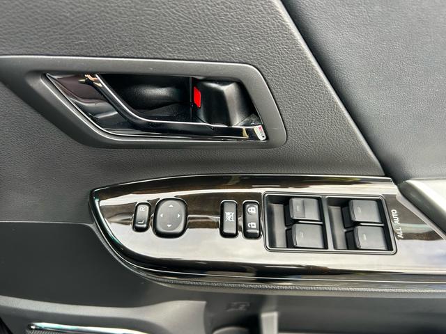 アルファード 240S タイプゴールド 両側電動スライドドア、パワーバックトランク、禁煙車、アルパイン9インチナビ、フルセグTV、Bluetooth、バックカメラ、ビルドインETC、オットマン、ハーフレザーシート、スマートキー、電動格納ミラ(26枚目)