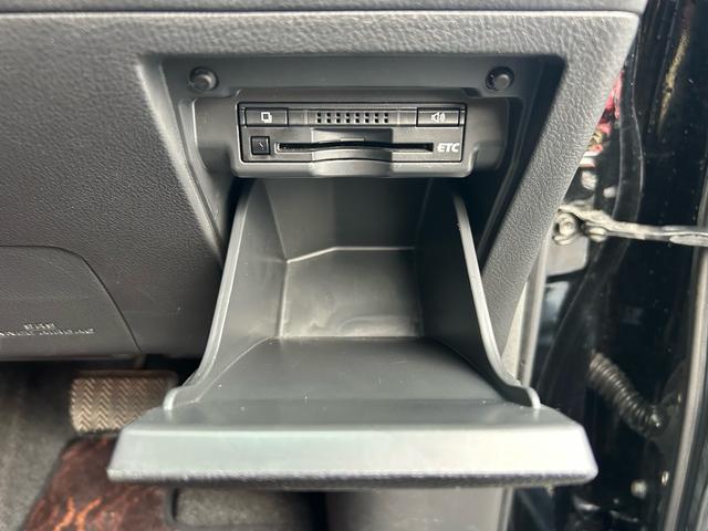 アルファード 240S タイプゴールド 両側電動スライドドア、パワーバックトランク、禁煙車、アルパイン9インチナビ、フルセグTV、Bluetooth、バックカメラ、ビルドインETC、オットマン、ハーフレザーシート、スマートキー、電動格納ミラ(31枚目)