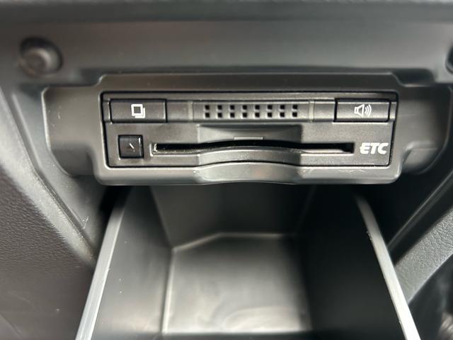 アルファード 240S タイプゴールド 両側電動スライドドア、パワーバックトランク、禁煙車、アルパイン9インチナビ、フルセグTV、Bluetooth、バックカメラ、ビルドインETC、オットマン、ハーフレザーシート、スマートキー、電動格納ミラ(32枚目)
