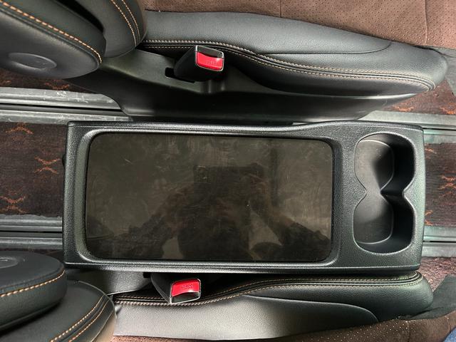アルファード 240S タイプゴールド 両側電動スライドドア、パワーバックトランク、禁煙車、アルパイン9インチナビ、フルセグTV、Bluetooth、バックカメラ、ビルドインETC、オットマン、ハーフレザーシート、スマートキー、電動格納ミラ(66枚目)
