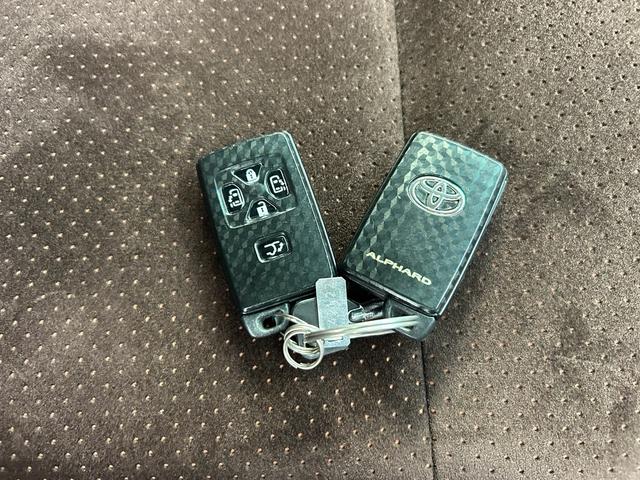 アルファード 240S タイプゴールド 両側電動スライドドア、パワーバックトランク、禁煙車、アルパイン9インチナビ、フルセグTV、Bluetooth、バックカメラ、ビルドインETC、オットマン、ハーフレザーシート、スマートキー、電動格納ミラ(71枚目)