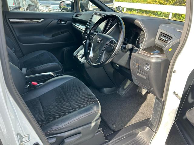 アルファード 2.5S Aパッケージ タイプブラック 両側電動スライドドア、パワーバックトランク、禁煙車、ナノイー、アルパイン10インチナビ、フルセグTV、バックカメラ、Bluetooth、ダブルサンルーフ、オットマン、オートライト、LEDヘッドライト(24枚目)