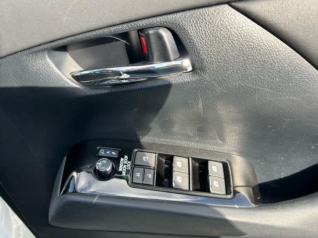 アルファード 2.5S Aパッケージ タイプブラック 両側電動スライドドア、パワーバックトランク、禁煙車、ナノイー、アルパイン10インチナビ、フルセグTV、バックカメラ、Bluetooth、ダブルサンルーフ、オットマン、オートライト、LEDヘッドライト(25枚目)