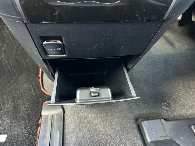 アルファード 2.5S Aパッケージ タイプブラック 両側電動スライドドア、パワーバックトランク、禁煙車、ナノイー、アルパイン10インチナビ、フルセグTV、バックカメラ、Bluetooth、ダブルサンルーフ、オットマン、オートライト、LEDヘッドライト(50枚目)