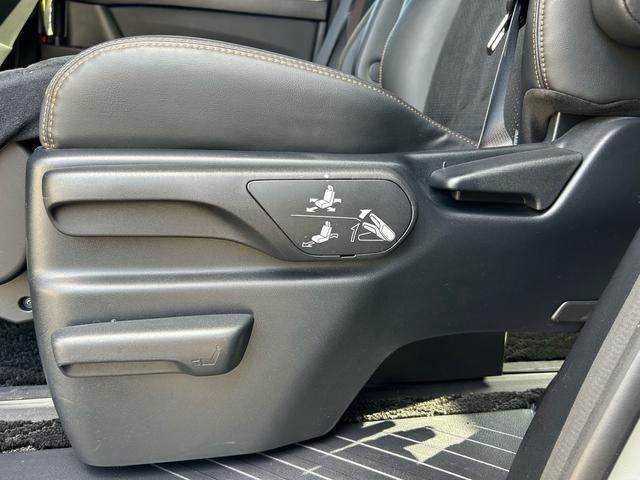 アルファード 2.5S Aパッケージ タイプブラック 両側電動スライドドア、パワーバックトランク、禁煙車、ナノイー、アルパイン10インチナビ、フルセグTV、バックカメラ、Bluetooth、ダブルサンルーフ、オットマン、オートライト、LEDヘッドライト(60枚目)