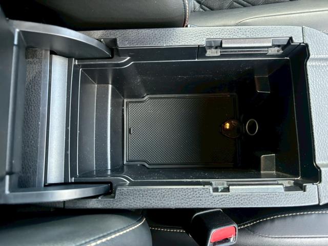 ハリアー プレミアム　アルパイン９インチナビ、アルパインフリップダウンモニター、禁煙車、パワーバックトランク、クルーズコントロール、フルモデリスタエアロ、Ｂｌｕｅｔｏｏｔｈ、地デジＴＶ、前後ドラレコ、電動格納ミラー（48枚目）