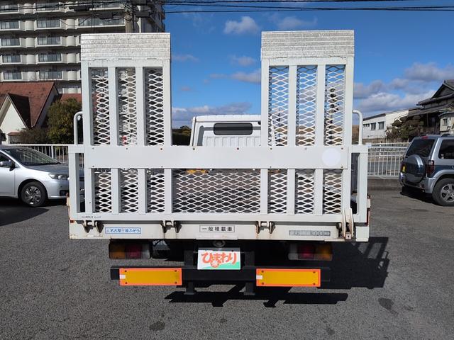 キャンター 　積載車　強化ボディ　ウインチ　ＥＴＣ　キーレス　サイドマーカー　オートエアコン　ＨＩＤ　運転席アームレスト　両電格ミラー（9枚目）