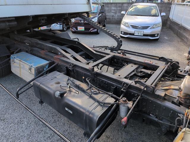 キャンター 　積載車　強化ボディ　ウインチ　ＥＴＣ　キーレス　サイドマーカー　オートエアコン　ＨＩＤ　運転席アームレスト　両電格ミラー（12枚目）