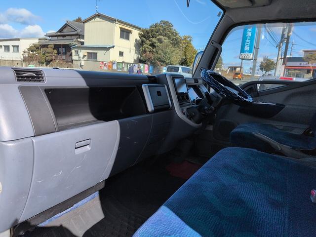 キャンター 　積載車　強化ボディ　ウインチ　ＥＴＣ　キーレス　サイドマーカー　オートエアコン　ＨＩＤ　運転席アームレスト　両電格ミラー（29枚目）