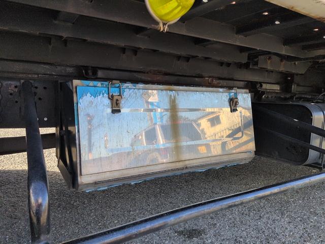 キャンター 　積載車　強化ボディ　ウインチ　ＥＴＣ　キーレス　サイドマーカー　オートエアコン　ＨＩＤ　運転席アームレスト　両電格ミラー（55枚目）