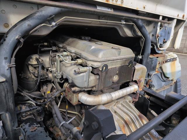 キャンター 　積載車　強化ボディ　ウインチ　ＥＴＣ　キーレス　サイドマーカー　オートエアコン　ＨＩＤ　運転席アームレスト　両電格ミラー（68枚目）