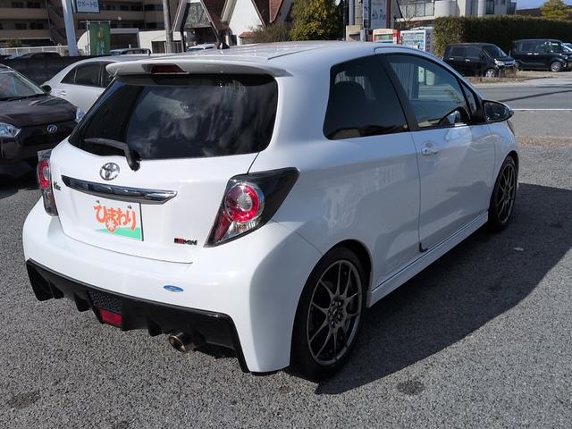 ヴィッツ ＧＲＭＮ　ターボ　２００台限定車　ターボ　５ＭＴ　ナビ　ＴＶ　Ｂｌｕｅｔｏｏｔｈオーディオ　Ｂカメラ　ＥＴＣ　ＧＲ専用レカロシート　純正ＢＢＳアルミ　スマートキー（8枚目）