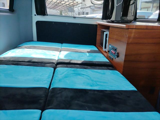 ���łQ�l�A��łQ�l�̂S�l���Q���Ԓ����d�l