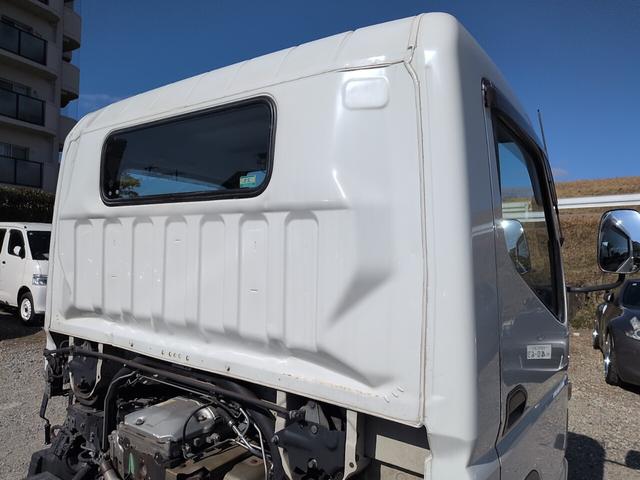 キャンター 積載車　ターボ　タダノ低床ロングボディ　ラジコン　ウインチ　ナビ　ＴＶ　ＥＴＣ　左電動格納ミラー　運転席エアバッグ　ＡＢＳ　ヘッドライトレベライザー　エアコン　パワステ　パワーウインド　荷台内寸５８４０ｃｍ（12枚目）