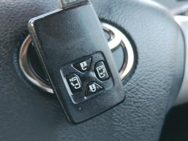 ヴォクシー ZS ナビ TV Bluetoothオーディオ Bカメラ ETC 両側電動スライドドア パドルシフト スマートキー プッシュスタート HIDヘッドライト フォグ 純正アルミ オートエアコン オートライト(6枚目)