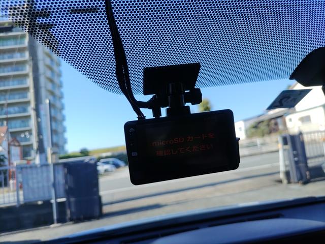 プリウスアルファ Sツーリングセレクション・GRスポーツ ナビ フルセグTV Bluetoothオーディオ Bカメラ ドライブレコーダー ETC GR専用ハーフレザーシート 純正アルミ ステアリングリモコン オートライト プライバシーガラス Wエアバッグ(7枚目)