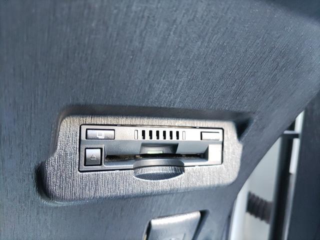 プリウスアルファ Sツーリングセレクション・GRスポーツ ナビ フルセグTV Bluetoothオーディオ Bカメラ ドライブレコーダー ETC GR専用ハーフレザーシート 純正アルミ ステアリングリモコン オートライト プライバシーガラス Wエアバッグ(8枚目)
