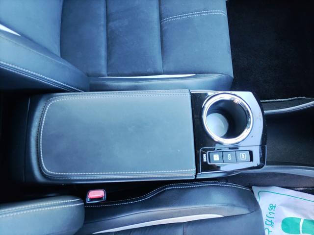 プリウスアルファ Sツーリングセレクション・GRスポーツ ナビ フルセグTV Bluetoothオーディオ Bカメラ ドライブレコーダー ETC GR専用ハーフレザーシート 純正アルミ ステアリングリモコン オートライト プライバシーガラス Wエアバッグ(36枚目)