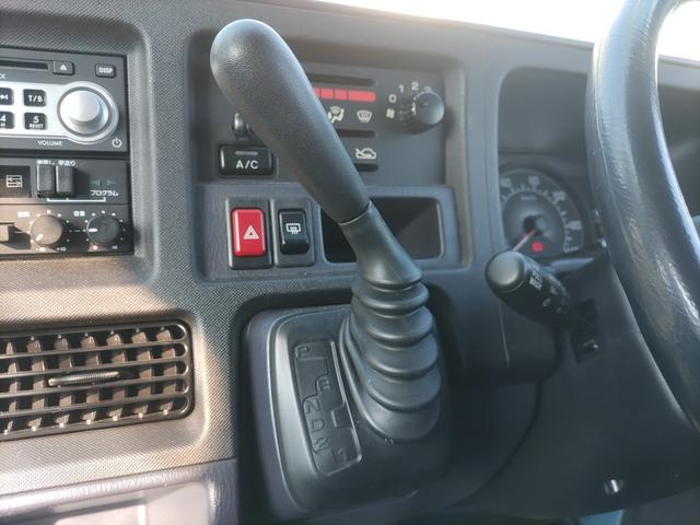 サンバーバン ディアス キーレス CDオーディオ ヘッドライトレベライザー プライバシーガラス オーバーヘッドコンソール Wエアバッグ ABS(3枚目)