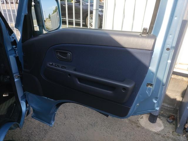 サンバーバン ディアス キーレス CDオーディオ ヘッドライトレベライザー プライバシーガラス オーバーヘッドコンソール Wエアバッグ ABS(37枚目)