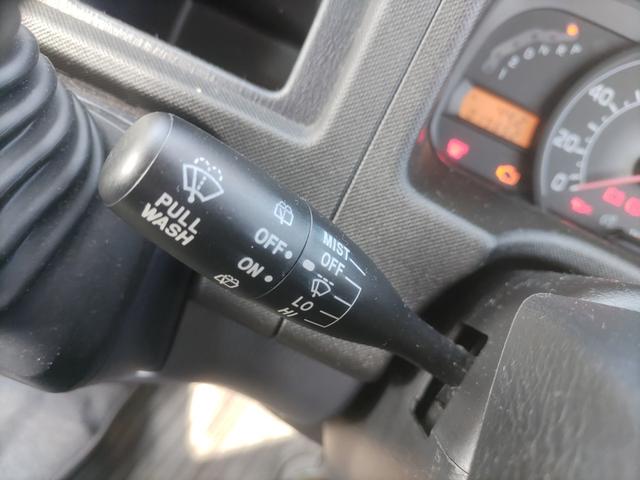 サンバーバン ディアス キーレス CDオーディオ ヘッドライトレベライザー プライバシーガラス オーバーヘッドコンソール Wエアバッグ ABS(51枚目)