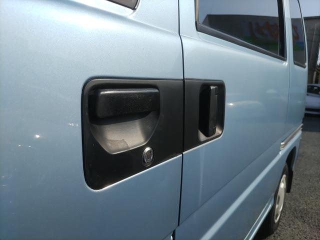 サンバーバン ディアス キーレス CDオーディオ ヘッドライトレベライザー プライバシーガラス オーバーヘッドコンソール Wエアバッグ ABS(58枚目)