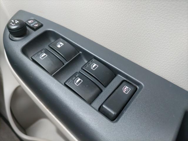 パッソ X LパッケージS トヨタセーフティセンス ナビ TV Bluetoothオーディオ Bカメラ ETC スマートキー プッシュスタート プライバシーガラス オートエアコン Wエアバッグ ABS(42枚目)