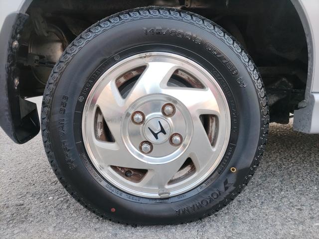 ���A�����A���~