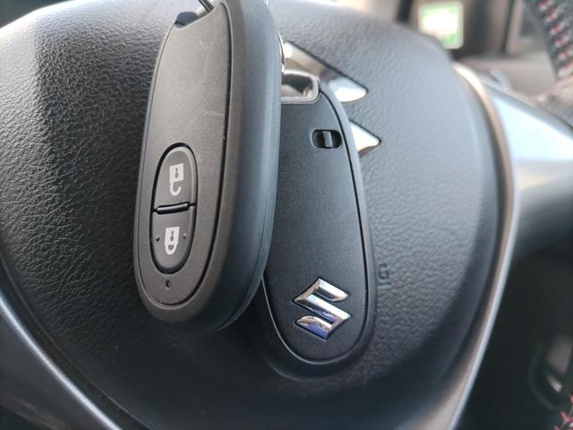 アルトワークス ベースグレード 4WD ターボ 5MT Bluetoothオーディオ Bカメラ ドラレコ ワークス専用レカロシート スマートキー プッシュスタート 純正アルミ オートエアコン オートライト Wエアバッグ ABS(7枚目)