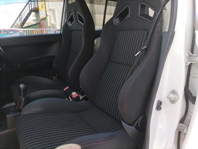 アルトワークス ベースグレード 4WD ターボ 5MT Bluetoothオーディオ Bカメラ ドラレコ ワークス専用レカロシート スマートキー プッシュスタート 純正アルミ オートエアコン オートライト Wエアバッグ ABS(26枚目)