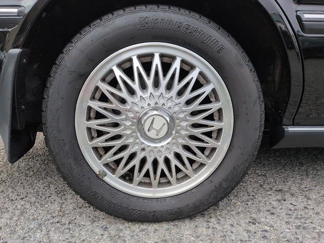 ���A�����A���~