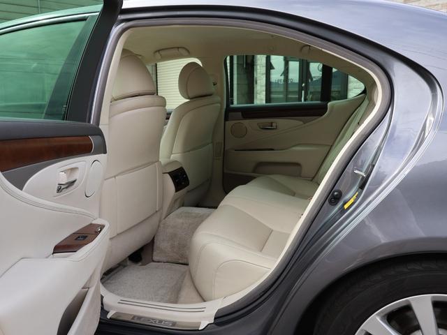 ＬＳ ＬＳ４６０　バージョンＣ　Ｉパッケージ　・プレミアムサウンドシステム・純正ナビ・Ｂカメラ・革・三眼ＬＥＤ・ＥＴＣ・純正１８ＡＷ・オットマン・ステアリングヒーター・エアーシート・オートハイビーム・クルコン・パワートランク・コーナーセンサー（22枚目）