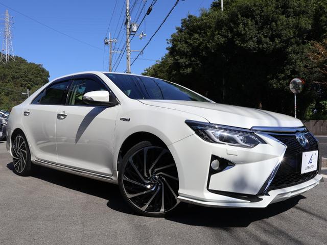カムリ ハイブリッド　Ｇパッケージ　・ＺＳ－ＣＵＳＴＯＭフロントバンパー・純正ＨＤＤナビ・フルセグＴＶ・バックカメラ・社外２０ＡＷ・ＨＩＤオートライト・フォグ・クルーズコントロール・ＥＴＣ・前後ドラレコ・ステアリングスイッチ・ＢＴ（4枚目）
