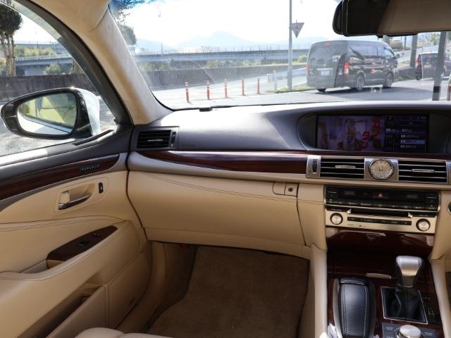 LS LS460 バージョンC Iパッケージ ・レクサスプレミアムサウンド・純正ナビ・フルセグ・Bカメラ・三眼LEDライト・レザーシート・シートエアコン・クリアランスソナー・純正18AW・ステアリングヒーター・ETC・パワートランク・クルコン(43枚目)