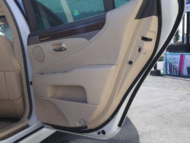 LS LS460 バージョンC Iパッケージ ・レクサスプレミアムサウンド・純正ナビ・フルセグ・Bカメラ・三眼LEDライト・レザーシート・シートエアコン・クリアランスソナー・純正18AW・ステアリングヒーター・ETC・パワートランク・クルコン(64枚目)