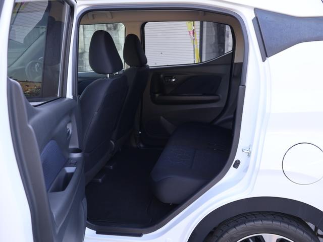 ★ステアリングスイッチ★コーナーセンサー★Ｂｌｕｅｔｏｏｔｈ★ＤＶＤ★アイドリングストップ★ドアミラーウインカー★プッシュスタート★保証書有り